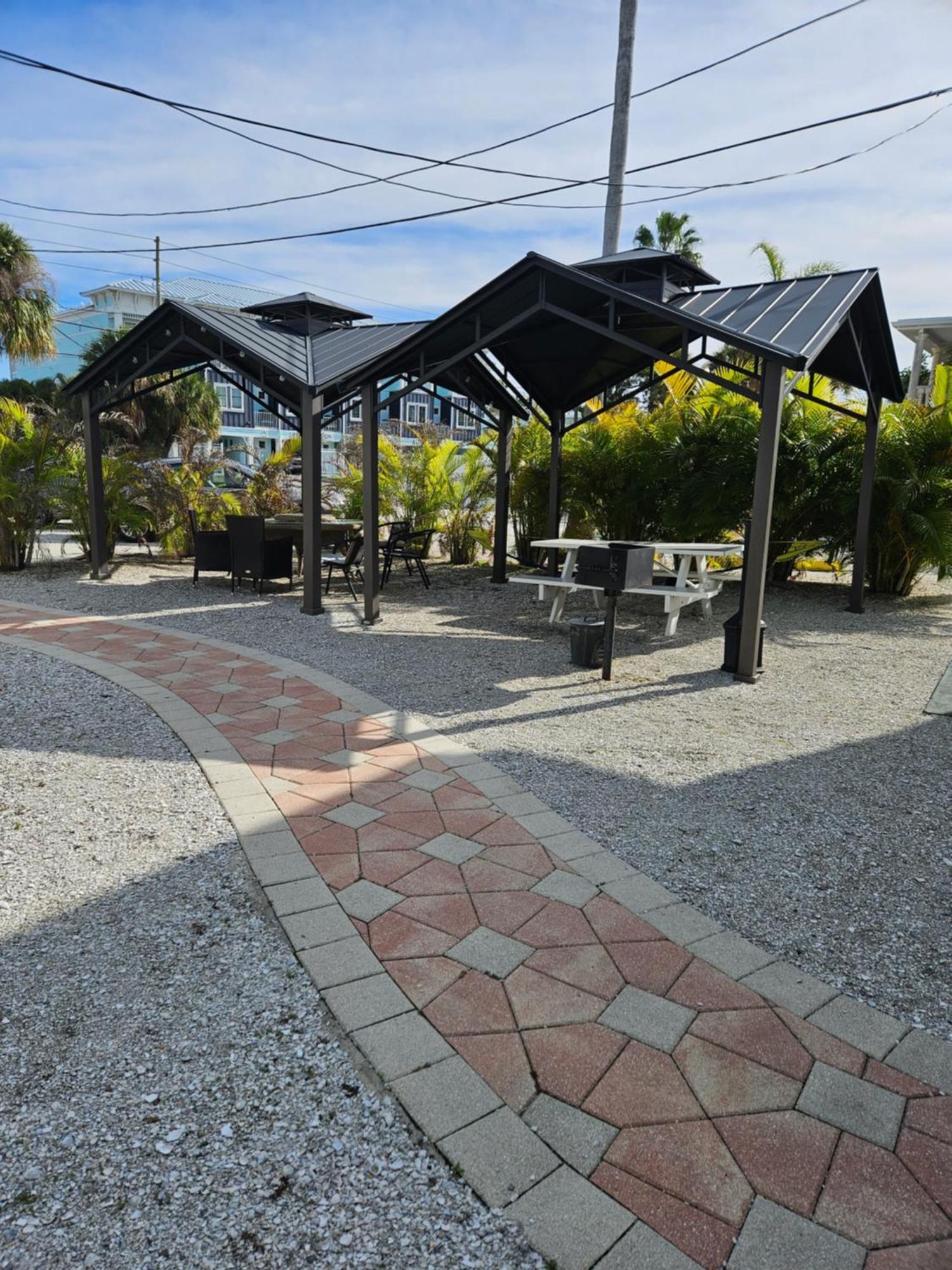 Oasis Palms Resort St. Pete Beach Exterior photo