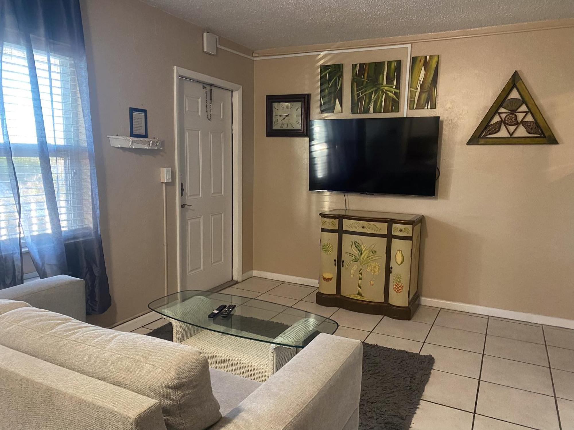 Oasis Palms Resort St. Pete Beach Exterior photo